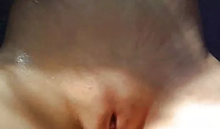 Süper büyük göğüsler sürtük tuvalette erotik sevisme sahneleri siktim