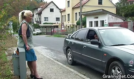İyi bir emme ihtiyacı gibi sıcak horoz sevişmeli erotik görünüyor izledim