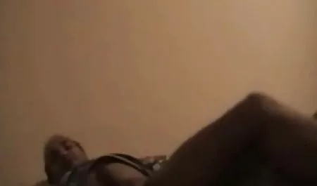 Genç minyon esmer çıplak plaj ve Mastürbasyon erotik sevişme video izle üzerinde çalışan