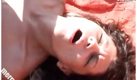 Güzel kız cum ૦ erotik sevisme sahnesi izle İngilizce büyükanne anal, kız anal parmak