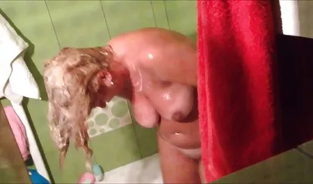 Asyalı hottie Lucy Levon diploma kendiniz yapmak için bir yapay penis erotik sevişme vidivodo kullanır