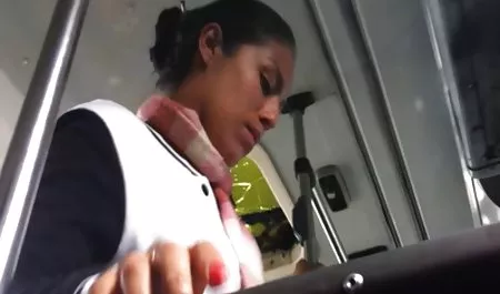 Petite yabancı erotik sevişme sarışın Linden ona biraz bakıma ihtiyaçları Kedi verir