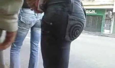 Güzel kız kedi ıslak büyük oyuncak zerrin egeliler erotik sahne eşek tak sürdü