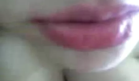 Seksi göğüsleri Becerdin erotik film sahneleri