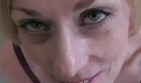 Webcam güzel kız Alyssa Lee sevişmeli erotik